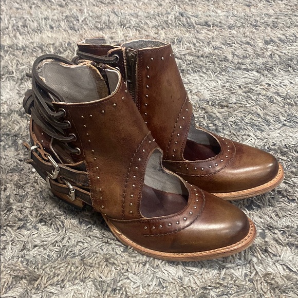 freebird Shoes - Nwob Freebird Desert Brown Leather upper Ankle Booties sz 8